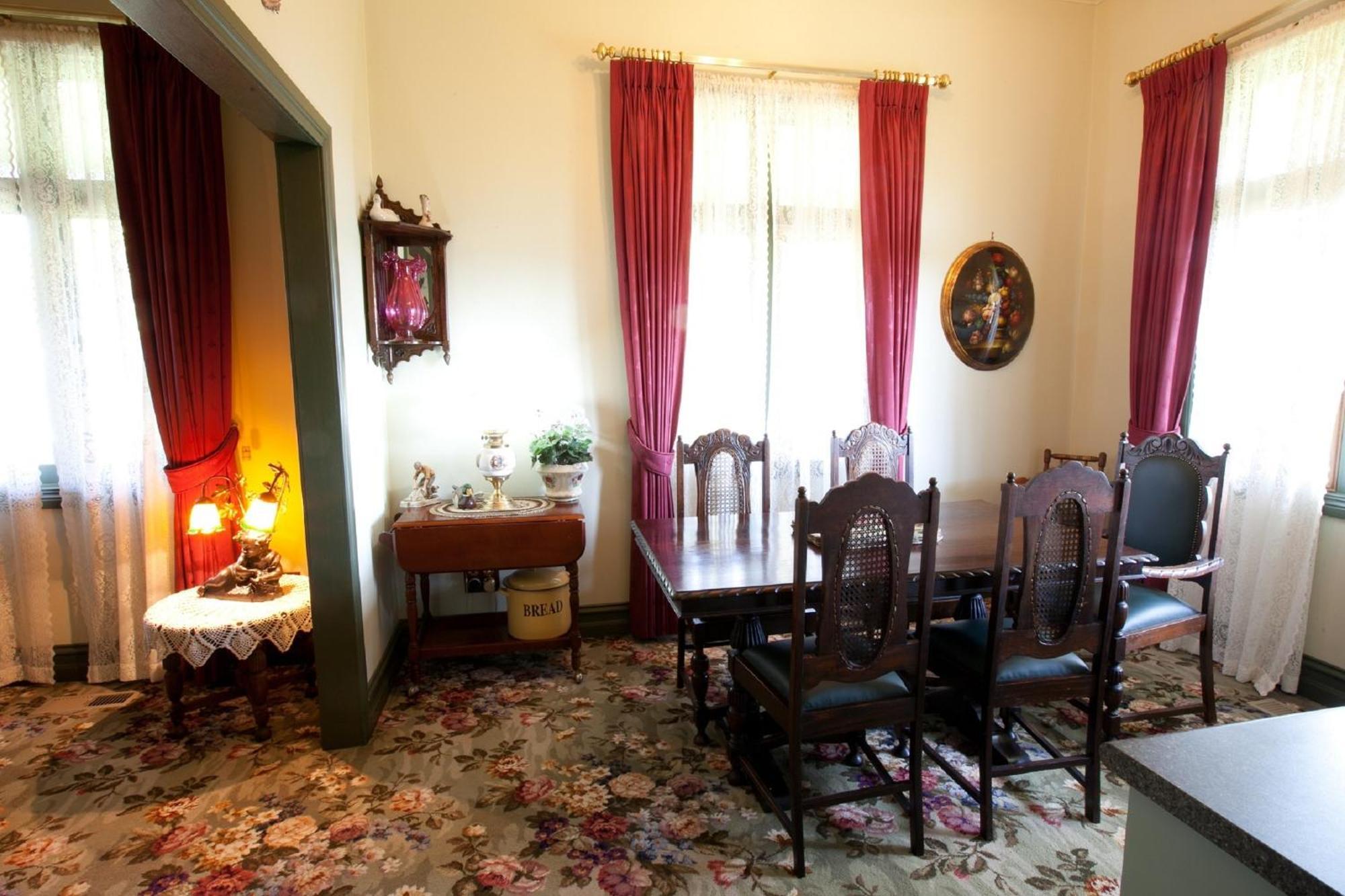 Wild Cattle Creek Estate Bed & Breakfast Wandin Yallock Bilik gambar